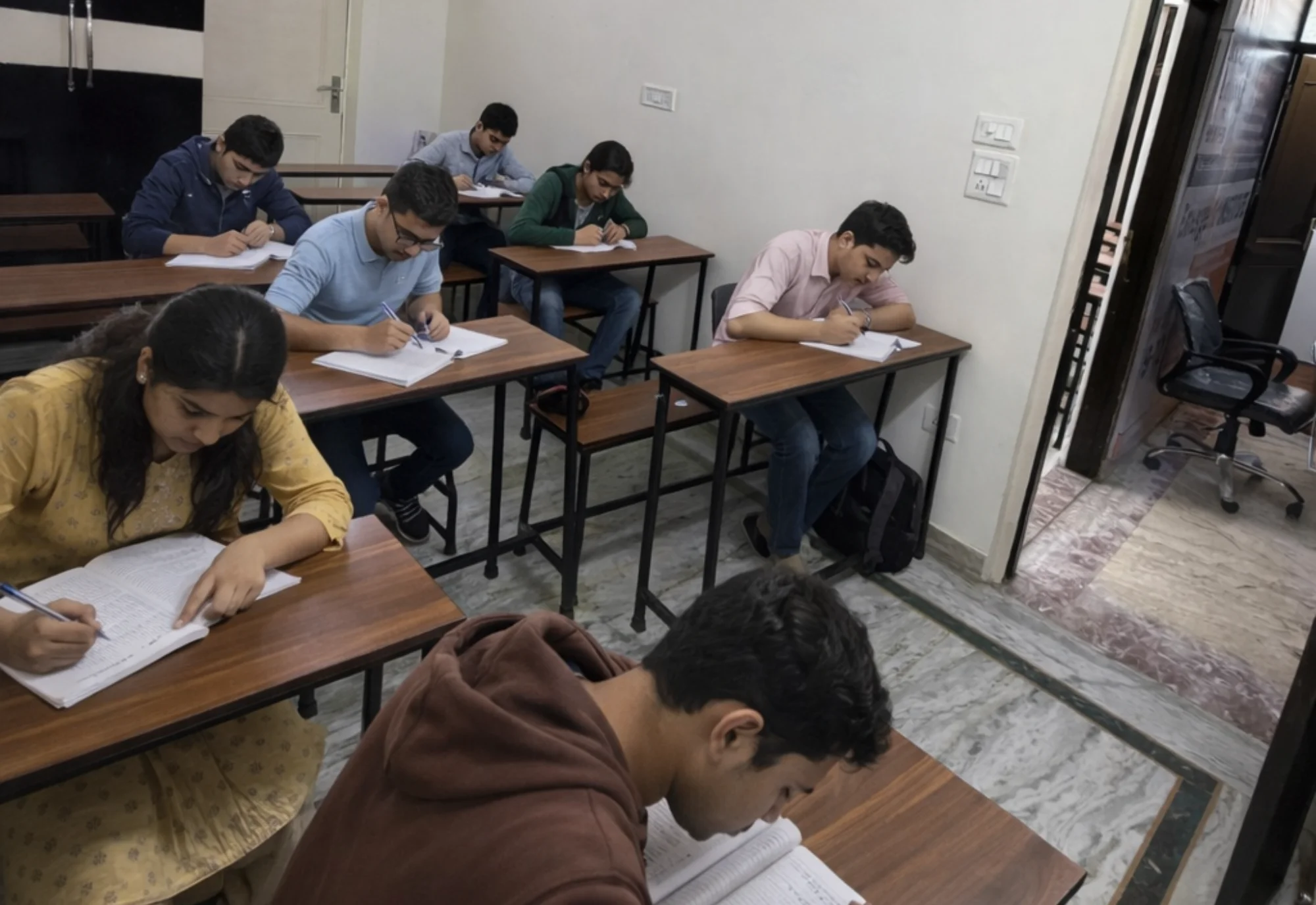 EmergeEd Institute - Guiding Students from First Steps to Final Success